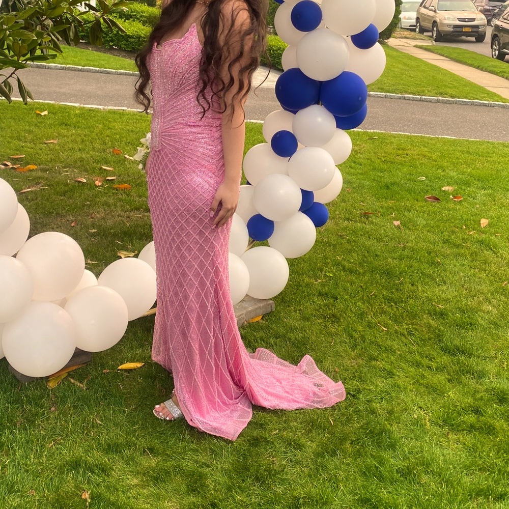 Worn once for four hours